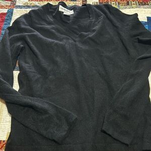 VTG  Bloomingdale’s 100% Cashmere V Neck Black Sweater